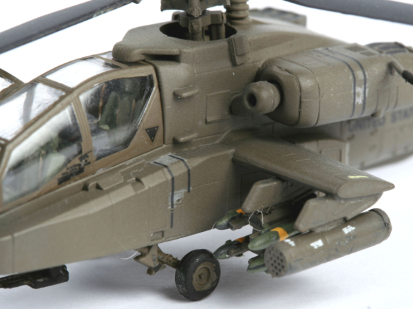 Revell AH-64D Longbow Apache - Image 3